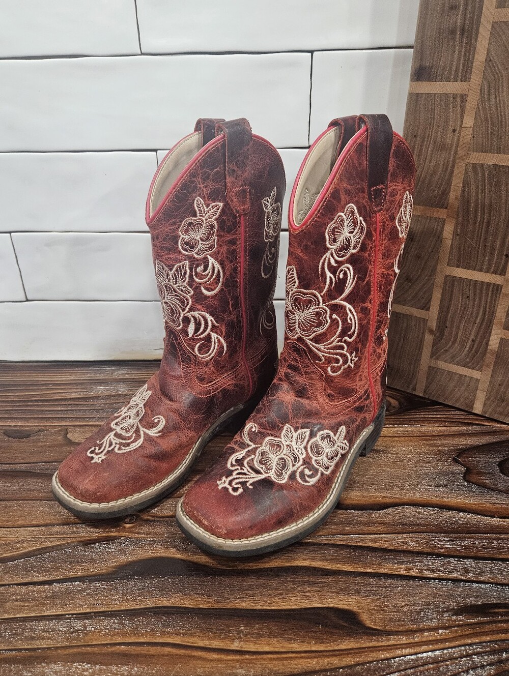 Shyanne Girls Little Lasy Distressed Red Leather Floral Embroidered Boots